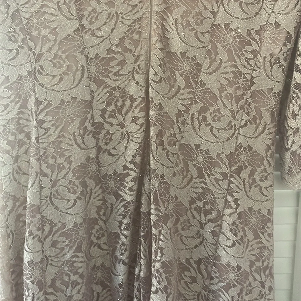 NWOT Tahari Embellished Lace Dress Size 16 - Picture 8 of 14